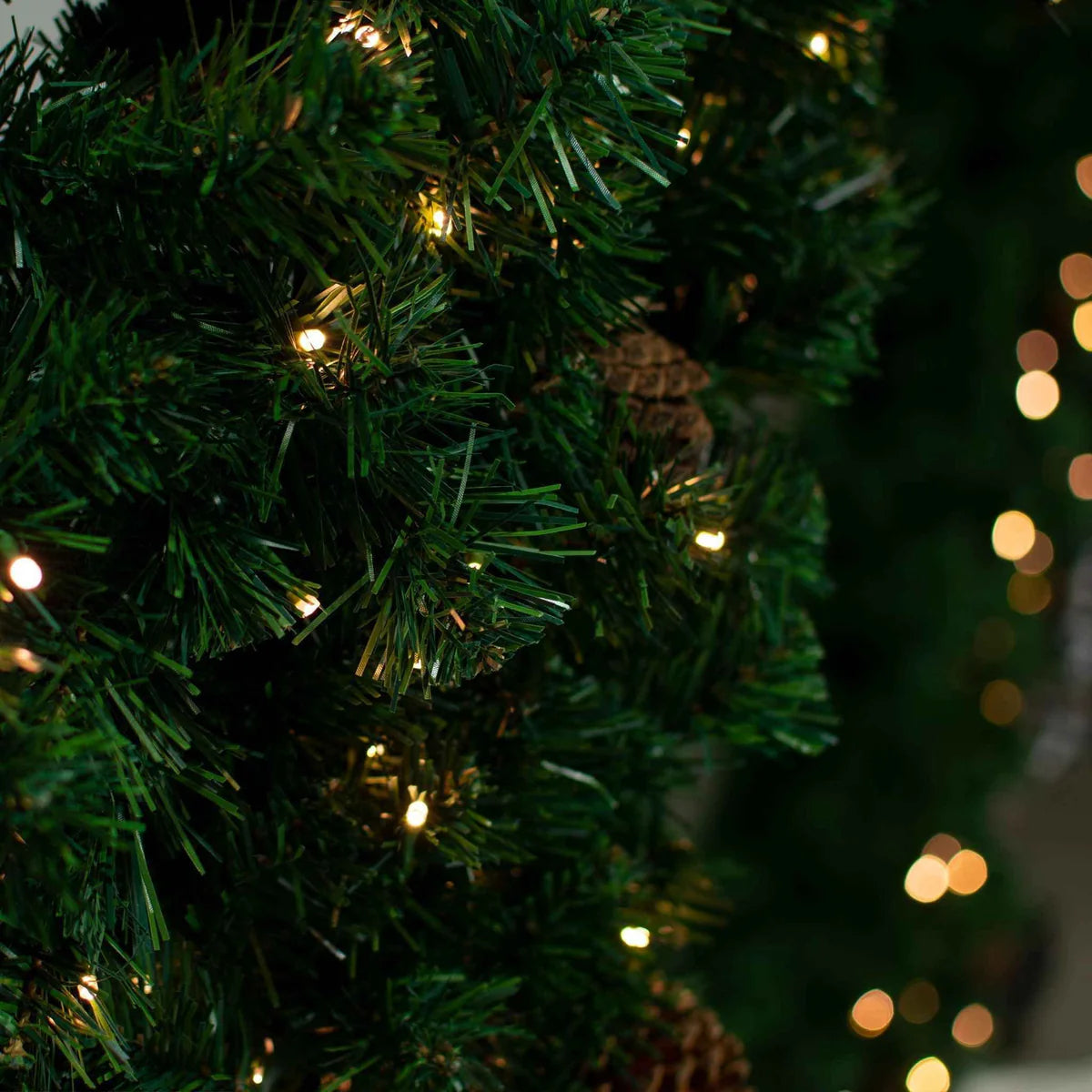8FT PRE-LIT PREMIER PINE FIR CHRISTMAS WREATH