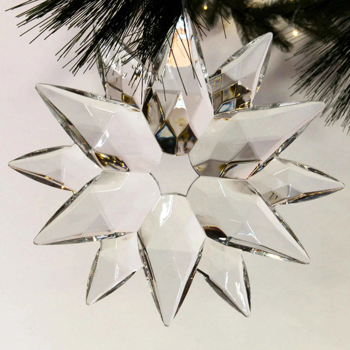 CRYSTAL CLEAR ACRYLIC SNOWFLAKE