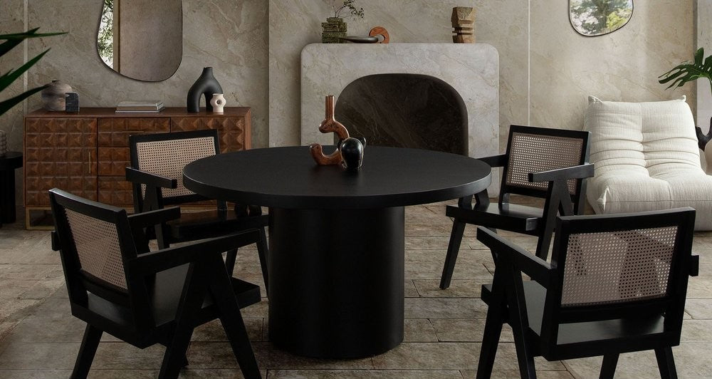 RUNE DINING TABLE